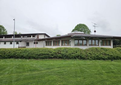 Bild des Sportheims und der Halle
